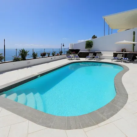 Luxury Puerto Del Carmen - 4 Bedrooms - La Perla Modern Furnishings Stunning Sea Views Villa *
