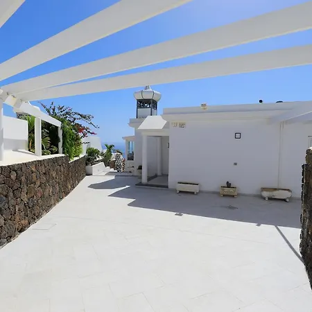 Villa Luxury Puerto Del Carmen - 4 Bedrooms - La Perla Modern Furnishings Stunning Sea Views Tias