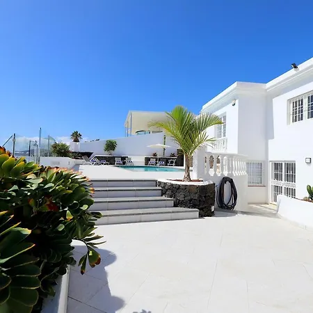 Villa Luxury Puerto Del Carmen - 4 Bedrooms - La Perla Modern Furnishings Stunning Sea Views