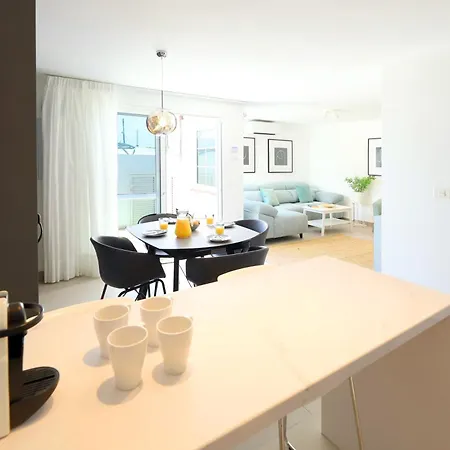 Luxury Puerto Del Carmen - 4 Bedrooms - La Perla Modern Furnishings Stunning Sea Views Villa