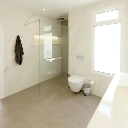 Luxury Puerto Del Carmen 4 Bedrooms La Perla Modern Furnishings Stunning Sea Views * Tías