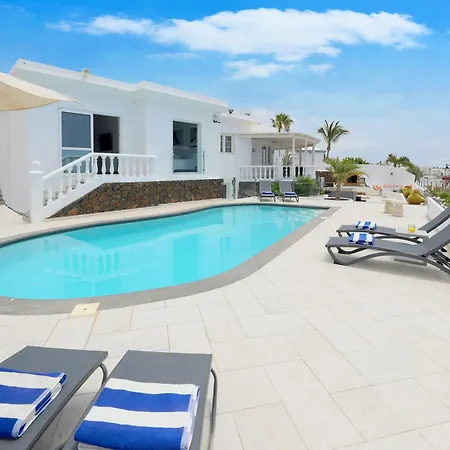 Luxury Puerto Del Carmen - 4 Bedrooms - La Perla Modern Furnishings Stunning Sea Views Villa