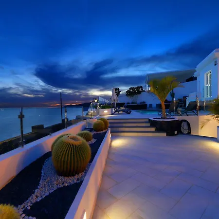 Luxury Puerto Del Carmen - 4 Bedrooms - La Perla Modern Furnishings Stunning Sea Views * Tias