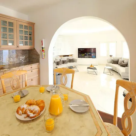 Luxury Puerto Del Carmen - 4 Bedrooms - La Perla Modern Furnishings Stunning Sea Views *