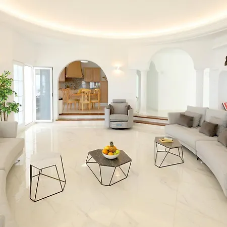 Luxury Puerto Del Carmen - 4 Bedrooms - La Perla Modern Furnishings Stunning Sea Views Villa *