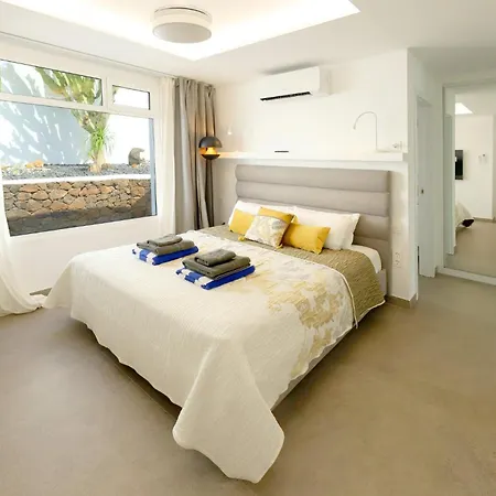 Luxury Puerto Del Carmen - 4 Bedrooms - La Perla Modern Furnishings Stunning Sea Views *