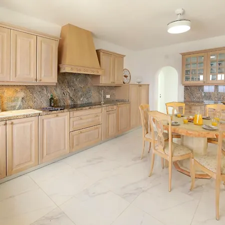 Luxury Puerto Del Carmen - 4 Bedrooms - La Perla Modern Furnishings Stunning Sea Views