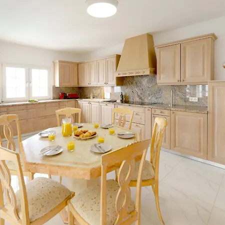 Villa Luxury Puerto Del Carmen - 4 Bedrooms - La Perla Modern Furnishings Stunning Sea Views