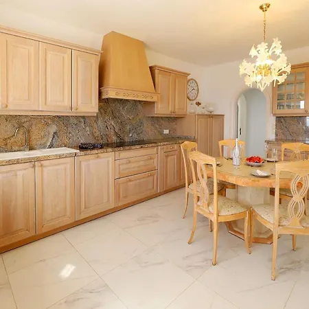 Luxury Puerto Del Carmen 4 Bedrooms La Perla Modern Furnishings Stunning Sea Views Villa Tias