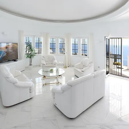 Luxury Puerto Del Carmen 4 Bedrooms La Perla Modern Furnishings Stunning Sea Views Villa *