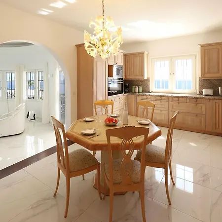 Villa Luxury Puerto Del Carmen 4 Bedrooms La Perla Modern Furnishings Stunning Sea Views Tias