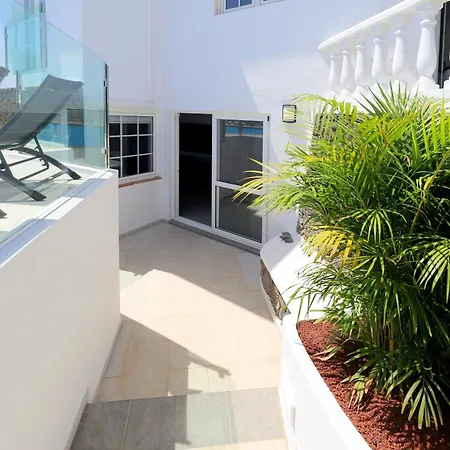 Luxury Puerto Del Carmen 4 Bedrooms La Perla Modern Furnishings Stunning Sea Views Villa *