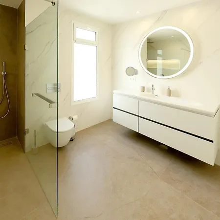 Luxury Puerto Del Carmen 4 Bedrooms La Perla Modern Furnishings Stunning Sea Views *