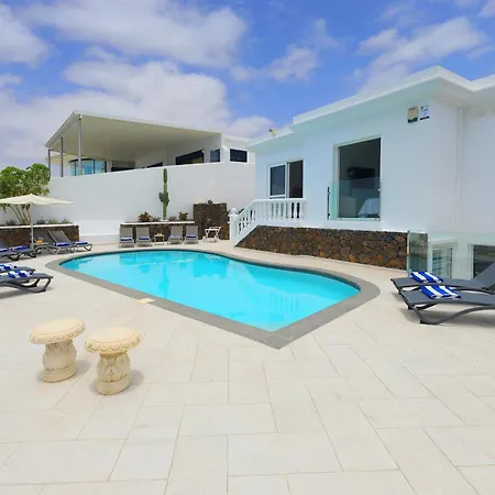 Luxury Puerto Del Carmen 4 Bedrooms La Perla Modern Furnishings Stunning Sea Views * Tias