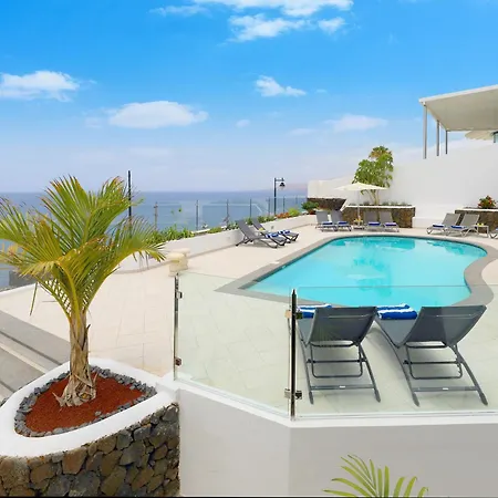 Luxury Puerto Del Carmen 4 Bedrooms La Perla Modern Furnishings Stunning Sea Views Tias